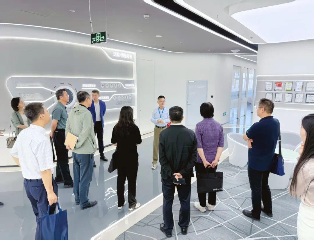 賽思快訊 | 北京市領(lǐng)導(dǎo)一行蒞臨賽思子公司調(diào)研考察